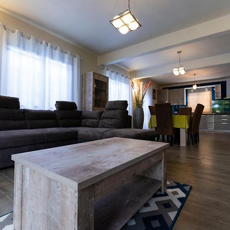 Preety Blue Residence Villas Grand Baie Bagian luar foto