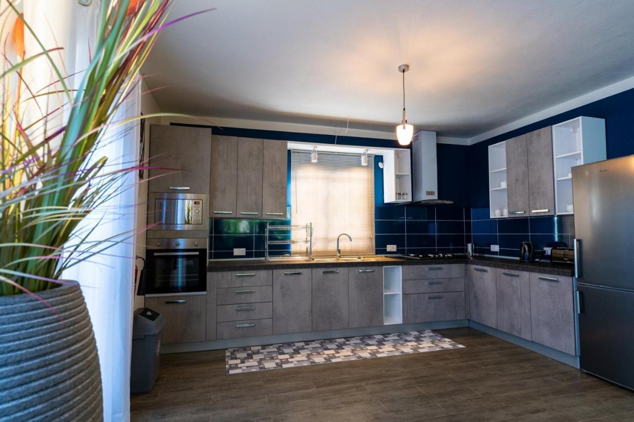 Preety Blue Residence Villas Grand Baie Bagian luar foto