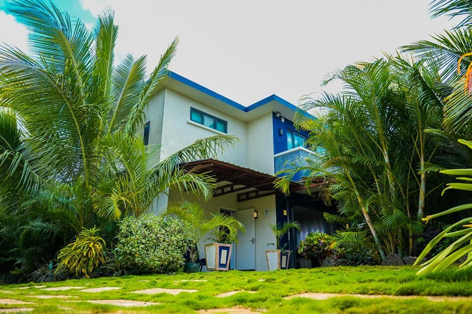 Preety Blue Residence Villas Grand Baie Bagian luar foto